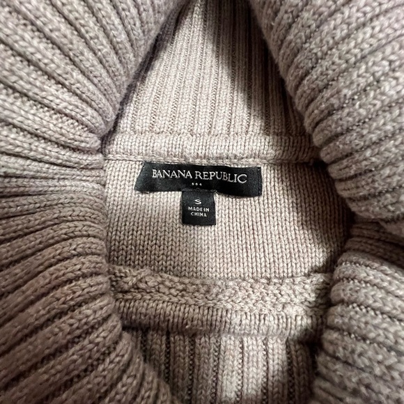 Banana Republic Turtle Neck  Sweater women - Picture 8 of 8